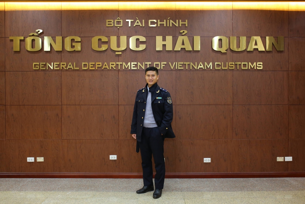 2 chi cục hải quan ở miền Trung- Tây Nguyên được trang bị trang phục chống rét